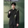 Nuevo Traje Formal de Hombre con Bordado de Camelia Estilo Chino Ropa de Compromiso Vestido Alta Costura Traje con Cuello Solapa Hombrera