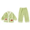 Conjunto de pijama de flanela com estampa de cerejas estilo coreano para meninas, nova coleção 2026, conjunto de duas peças moderno e estiloso para meninas