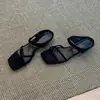 Sandalias de exterior para mujer, nuevas sandalias de cuña vintage de comercio exterior, puntera cuadrada transfronteriza 2026, tira cruzada, al por mayor en stock, sin cordones