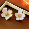 Pendientes Vintage de Plata con Forma de Rombo y Gota de Aceite Estilo Palacio Retro Exquisitos Pendientes de Botón Lujo Ligero Pendientes de Gama Alta