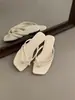 Primer Encuentro con las Chanclas de Tira Fina Planas, Estilo Sencillo, para Mujer, Adecuadas para Usar al Aire Libre, Nuevo Modelo Verano 2026, Versátiles para la Playa