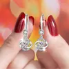 Nuevos pendientes colgantes con gancho de oreja de trébol de cuatro hojas para mujer, pendientes de plata de imitación, pendientes de red populares, simples, venta al por mayor de fábrica