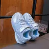 Zapatos para niñas 2026 otoño nuevo moda zapatos casuales de suela blanda para niños, zapatillas deportivas para correr de niñas, estilo popular