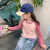 Nuevo Estilo Otoño 2026 Sudadera de Manga Larga con Estampado de Letras y Parches para Niñas Pequeñas, Moderna y a la Moda para Niños Pequeños