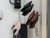 Sapatos de Couro Britânicos Quadrados Retro para Outono e Inverno de 2025 para Mulheres com Sensação de Design, Sapatos Mary Jane de Camurça com Aumento Interno de Altura