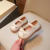 Sapatos de Couro para Meninas 2026 Primavera/Outono Novo Estilo Coreano Sapatos de Princesa com Laço para Menininhas Sola Macia Boneca Casuais Sapatos Individuais