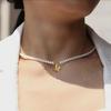 Collar con colgante de alfabeto de perla de imitación elegante transfronterizo, collar de cuentas de perla sintética, regalo para mujer, estilo de lujo ligero