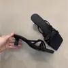 Sandalias de tacón alto de nicho estilo francés, colección de verano 2026: sandalias de tacón alto rojas retro, de tiras finas, estilo romano, con punta abierta
