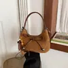 2026 Nova Bolsa de Mão Suede Pelúcia Outono Retrô Feminina de Alto Padrão Meilade para o Dia a Dia Ombro Único Transversal