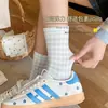 Calcetines para mujer hechos de hilo de algodón puro, longitud hasta la mitad de la pantorrilla, nuevo modelo popular 2026 para primavera, otoño y verano, blancos, estilo apilado, estilo ins