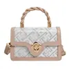 Bolsa de Nova Moda Transfronteiriça 2025 Estilo Nicho Feminina Moda Casual Quadrada Pequena de Alta Qualidade Bolsa Transversal Moderna Tendência