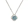 Moda Dulce y Versátil de Primavera Pendientes de Zirconia Corte Rosa Nido de Pájaro Pétalo y Exquisito Collar de Diseño de Lujo Ligero