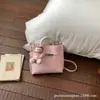 Bolsa de Mão Tipo Balde de Couro Macio com Padrão de Lichia de Alta Qualidade para Mulheres 2026 Nova Bolsa Kelly Transversal para o Dia a Dia