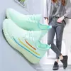 Zapatos deportivos Flyknit de inyección 2023 multicolor puntera redonda cordones frontales caña baja zapatos de estudiante ocio deportes correr viaje