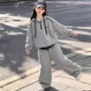 Conjunto de Moletom com Capuz para Meninas Primavera e Outono 2026 Nova Moda Outono Casual Solto Esportivo Conjunto de Duas Peças para Meninas Mais Velhas