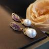 Elegantes pendientes de alta gama con forma de gota de agua blanca y plumas de diamantes de imitación rosas retro para mujer, otoño e invierno 2024, venta al por mayor