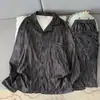 Pijama de terciopelo sintético para hombre para otoño e invierno, cárdigan simple casual de terciopelo fino, conjunto de ropa de casa cálida de manga larga y pantalón largo