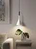Lámpara de araña de mesita de noche para dormitorio Estilo nórdico Moderna Simple Creativa Lámpara de pared para pared trasera de sala de estar Lámpara de araña pequeña de una cabeza Lámpara de comedor