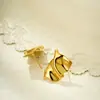 Pendientes de oro de 18 quilates con forma de cuadrado plisado irregular transfronterizos de Europa y Estados Unidos, pendientes minimalistas de personalidad, versátiles, estilo frío