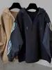 Conjunto de Sudadera con Capucha y Media Cremallera de Empalme a Rayas para Hombre en Otoño Estilo Coreano Moda Casual Tops de Manga Larga para Usar como Conjunto Completo