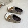 Chinelos Peludos de Algodão para Meninas 2026 Chegadas de Inverno Meninas Gato Quente Sapatos Birkenstock Bebê Solado Macio Antiderrapante