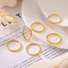 Anillo brillante de estilo vintage y moderno para mujer, estilo Ins, elegante anillo de acero de titanio chapado en oro de 18 quilates para dedo de celebridades de Internet.