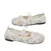 Novos sapatos femininos de malha rendada estilo francês para o verão, com aparência de fada e delicados, adequados para combinar com saias, sapatos Mary Jane de sola macia e baixos
