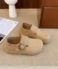 Sapatos Birkenstock de Couro Macio com Sola Grossa e Cobertura Total para Mulheres, Novo Estilo Primavera/Verão 2026, Sapatos Slip-On com Sola Macia, Simples e Confortáveis