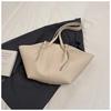 Bolsa de Grande Capacidade para Mulheres Verão 2025 Novo Estilo Simples e Versátil Bolsa de Ombro Único com Asas para Trabalho e Deslocamento Bolsa Tote