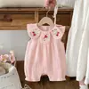 Mono Rosa Pastel con Textura Plisada, Solapa Floral, Mameluco de Algodón Puro para Niñas, Ropa de Verano sin Mangas para Gatear