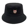 Chapéu de Pescador Bordado de Gato de Desenho Animado Novo Japonês e Coreano Chapéu Balde para Casal Estudante Chapéu de Sol Esportivo de Lazer ao Ar Livre para Homens e Mulheres