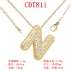 Moderna y Versátil Colgante de Alfabeto Inglés de 26 Letras con Microincrustaciones de Cobre Puro Cadena para Clavícula Suministro Directo Joyería de Collar para Mujer