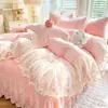 Juego de ropa de cama de cuatro piezas estilo princesa francesa acolchado de grado A, engrosado para otoño e invierno, con ribete de encaje de doble cara y cálida tela de terciopelo de leche