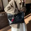 Bolsa Grande de Luxo para Mulheres 2026 Nova Moda Bolsa Tote para o Dia a Dia Bolsa de Ombro Simples de Grande Capacidade Bolsa Versátil para Mulheres