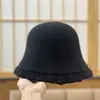 Nuevo Gorro de Lana Tejido Cálido Retro para Mujer, Encaje Delicado, Dulce, Moderno y Versátil, Sombrero de Cubo Pequeño que Resalta el Rostro