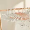Perchas de Ropa por Capas Protectoras del Cuello, Ahorro de Espacio, Antideformación, Perchas para Ropa del Hogar, Perchas de Plástico Antideslizante para Ropa de Adultos, Venta al por Mayor