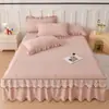 Nova Saia de Cama de Algodão Lavado Grau A Peça Única, Universal para Todas as Estações, Colcha Matelassê Conjunto de Três Peças, Saia de Cama Estilo Coreano com Barra para Cobrir Imperfeições