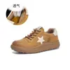 Tênis Brancos de Couro Genuíno para Mulheres Lançamento Primavera 2026 Tênis com Solado Grosso Estrela para Mulheres Sapatos Femininos Versáteis Retrô Sapatos Casuais que Aumentam a Altura