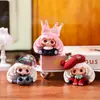 Figuras criativas, fofas e divertidas em caixas surpresa, populares online, estatuetas relaxantes, bonecas de desenho animado, enfeites de mesa e presentes de feriado no atacado