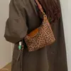 Exquisito bolso de hombro de gamuza para mujer, estilo bandolera simple, moda coreana, nuevo modelo 2026, bolso de mano para otoño