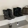 Botas de caballero con hebilla negra para mujer, botas cortas de motociclista, pantalones de bota adelgazantes, botines elegantes con remaches, punta redonda y tacón grueso