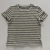 Camiseta Nueva de Primavera de Manga Corta para Mujer, Estilo Rayado Vintage de Gamuza Delicada, Cuello Redondo, Holgada, Versátil, Casual, Top que Reduce la Edad