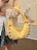 Bolso tipo dumpling ins con estrellas estilo coreano para mujer, gran capacidad, versátil para el uso diario, bolso de axila, bolso de hombro tipo tote para mujer