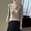 Suéter de malha canelada 100% lã com decote em V minimalista para mulheres, corte justo, versátil, camisa base quente de tricô