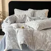 Juego de Ropa de Cama de Terciopelo de Leche Tallado 2026 Nuevo Engrosado Coral Terciopelo Invierno Sábana Funda de Edredón Ropa de Cama