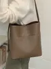 Bolso Maillard de alta gama para mujer, nuevo bolso popular de hombro y cruzado para otoño e invierno 2026, bolso tipo cubo de moda vintage