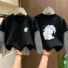 Nova Camiseta de Manga Longa 100% Algodão para Meninas Primavera/Outono 2026 Patchwork Listrado Moda Falsa Duas Peças para Crianças Médias e Grandes