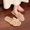 Chinelos peludos de sola reta femininos para uso externo, novidade outono e inverno de 2026 estilo coreano, chinelos confortáveis e quentes, sapatos femininos de algodão slip-on