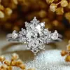 Anillo Brillante Flor de Copo de Nieve Huajie para Mujer Día de San Valentín Compromiso Accesorio Elegante Nuevo Modelo Xiaohongshu Venta Directa de Fábrica
