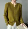 Sentido de diseño transfronterizo cuello redondo base de punto para mujer botón jersey manga larga holgado ajustado nuevo estilo suéter mujer abertura